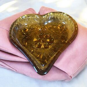 Tiara Glass Amber Heart Candy Nut Trinket Dish Ashtrays Set of 6 Vtg Serve ware